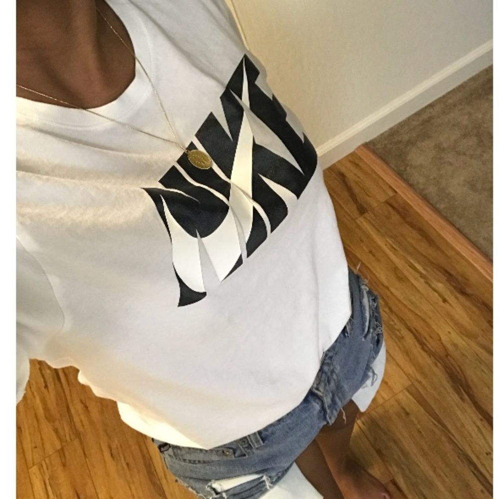 Nike Short Sleeve Shirt